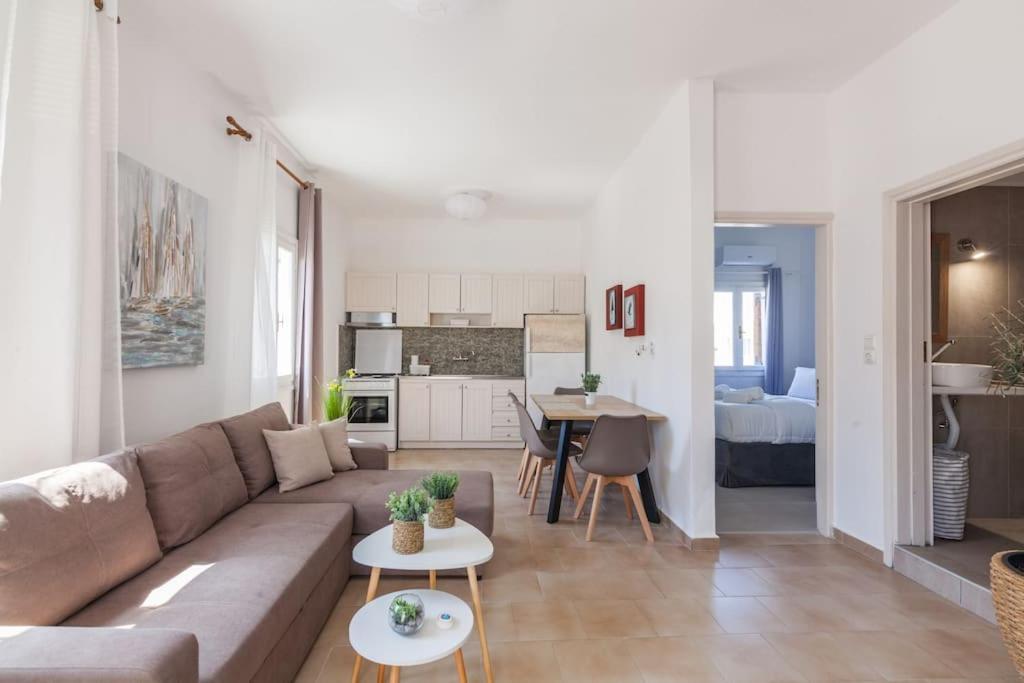 Geo'S Lovely Two Bedroom Island Apartment Gouves Exterior foto