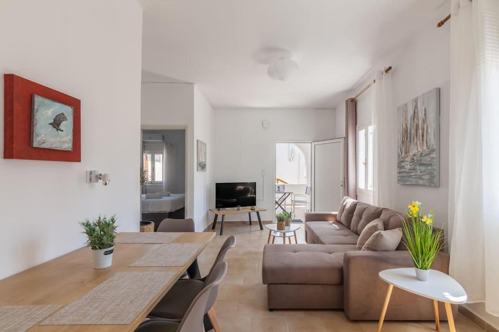Geo'S Lovely Two Bedroom Island Apartment Gouves Exterior foto